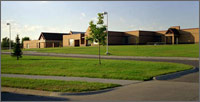 Photo of school in Lincoln, Nebraska that uses geothermal energy.