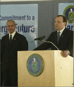 Photo of Deputy Secretary Kyle McSlarrow addressing employees of NREL.